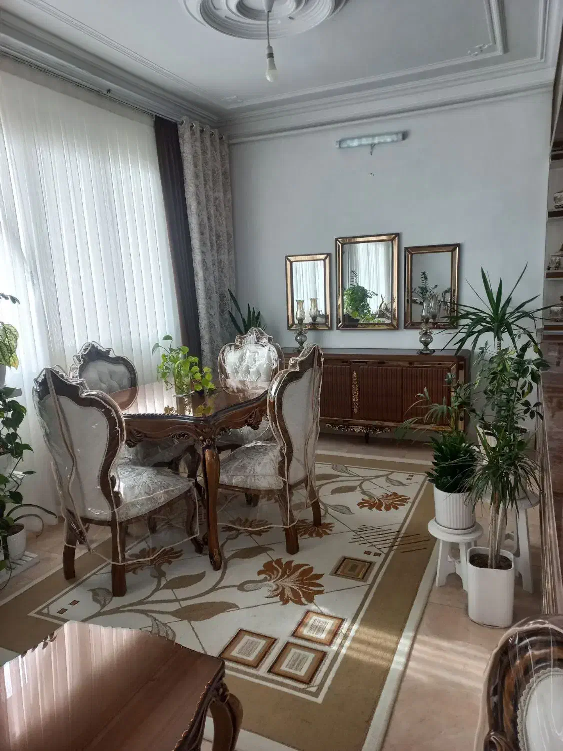 ساختمان ویلایی ۲۳۰مترقیمت توافقی
