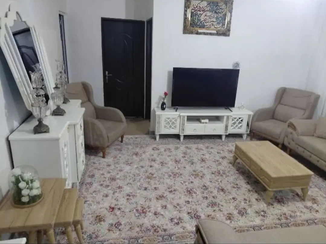 شهرک اندیشه طبقه۲ از ۴ متراژ ۷۵ اطراف میدان