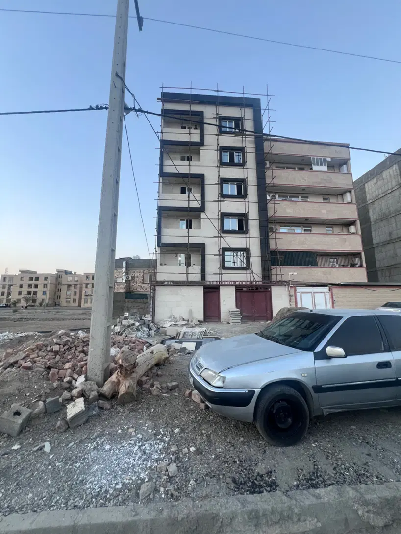یک واحد اپارتمان ۱۴۱متر