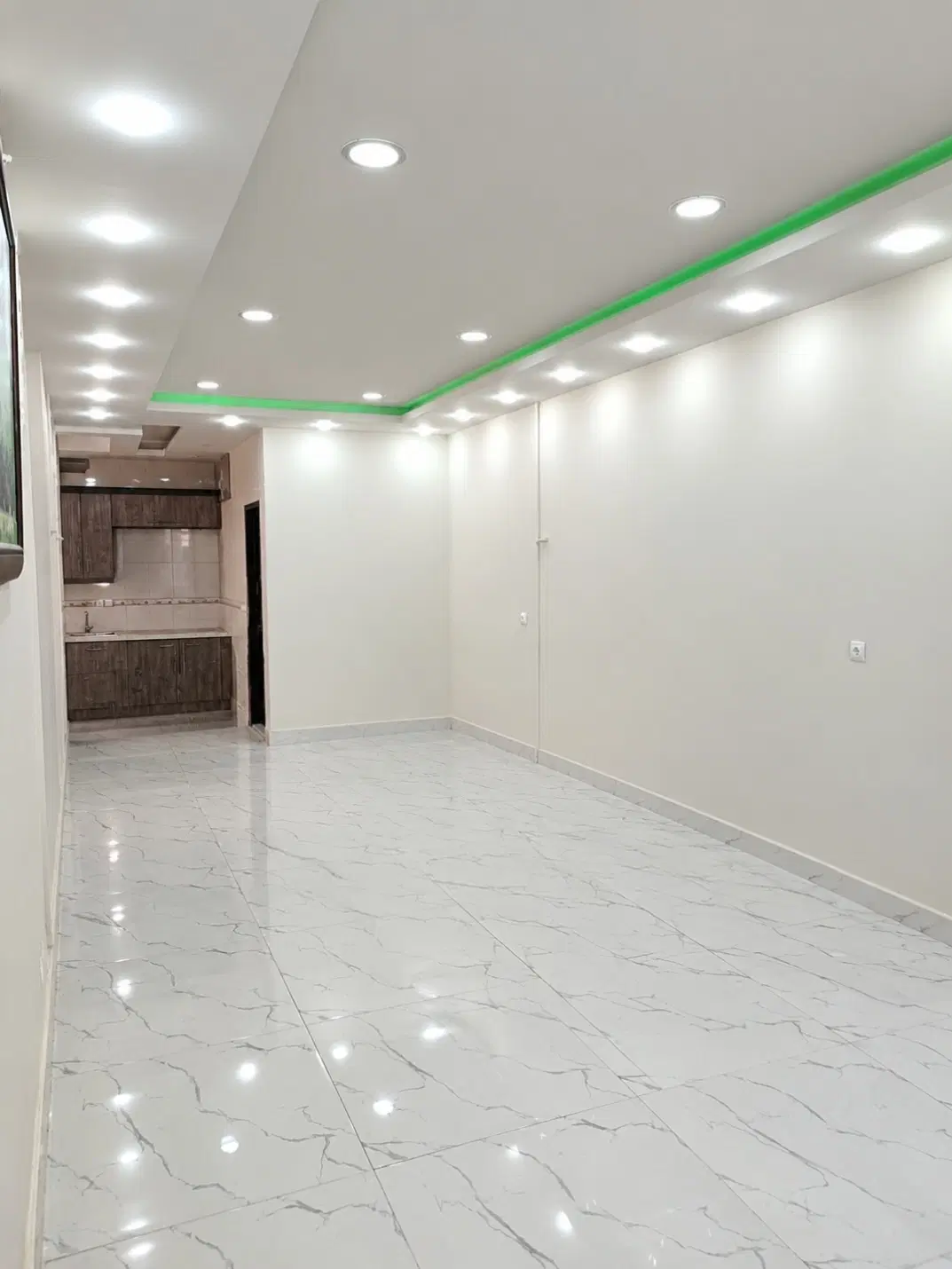 دفتر کار در نوربارون اصفهان