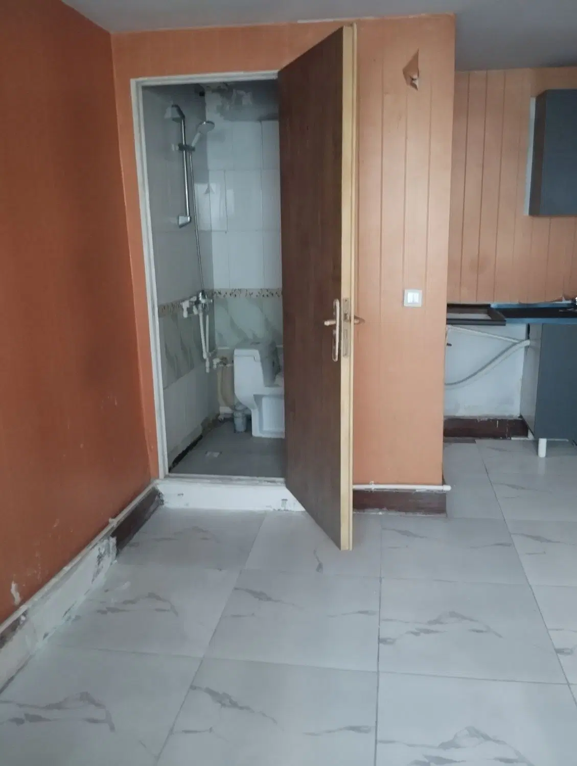 ۲۱۰متردر۳طبقه دربستی۴واحدمجزا۳رهنکامل