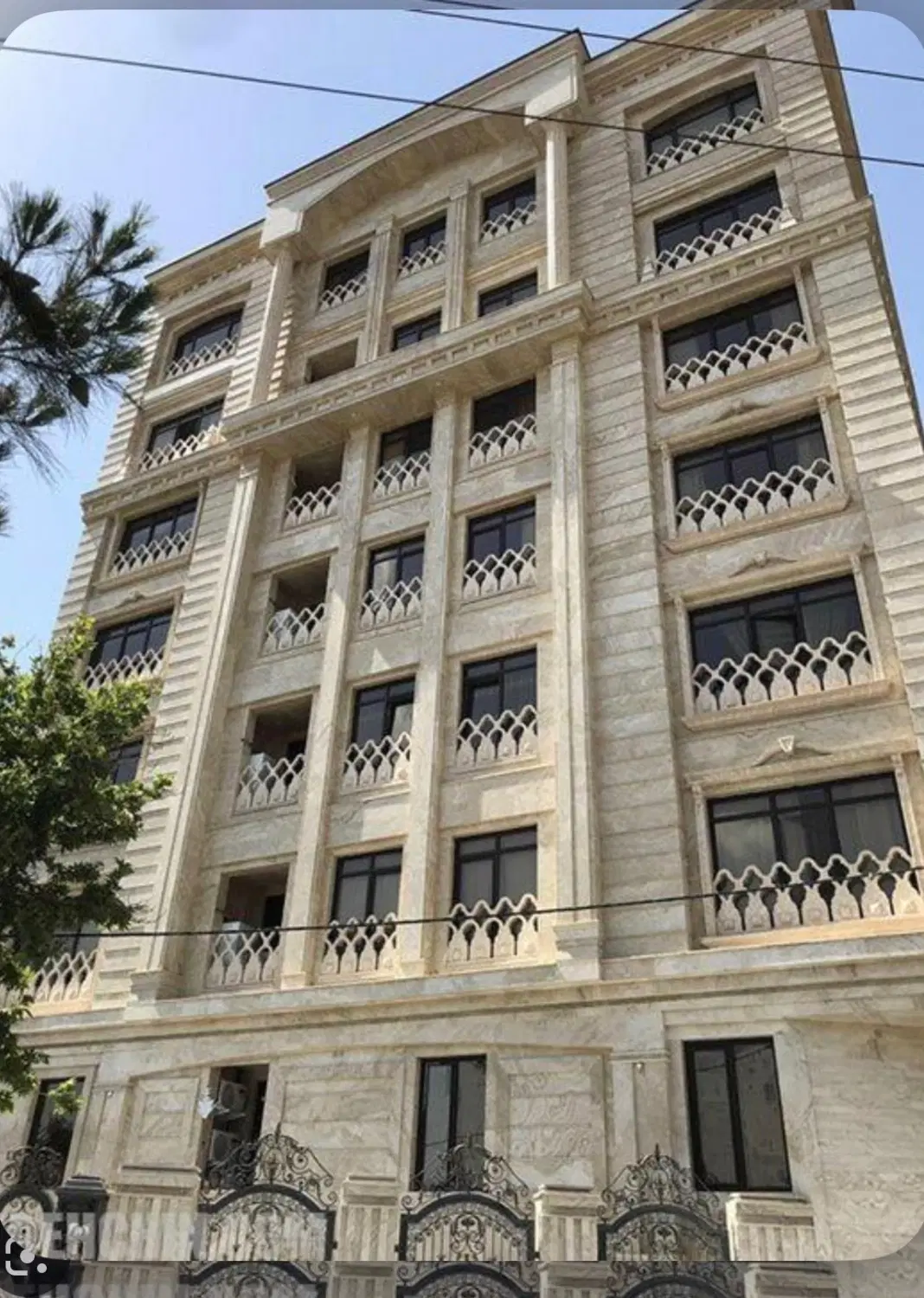 آپارتمان ۵۷متری با پارکینگ و انباری