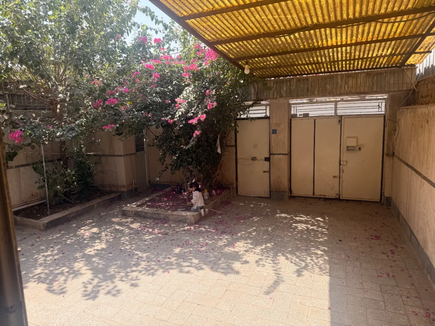 ملک ۱۹۷ متری خیابان مطهری جنوبی