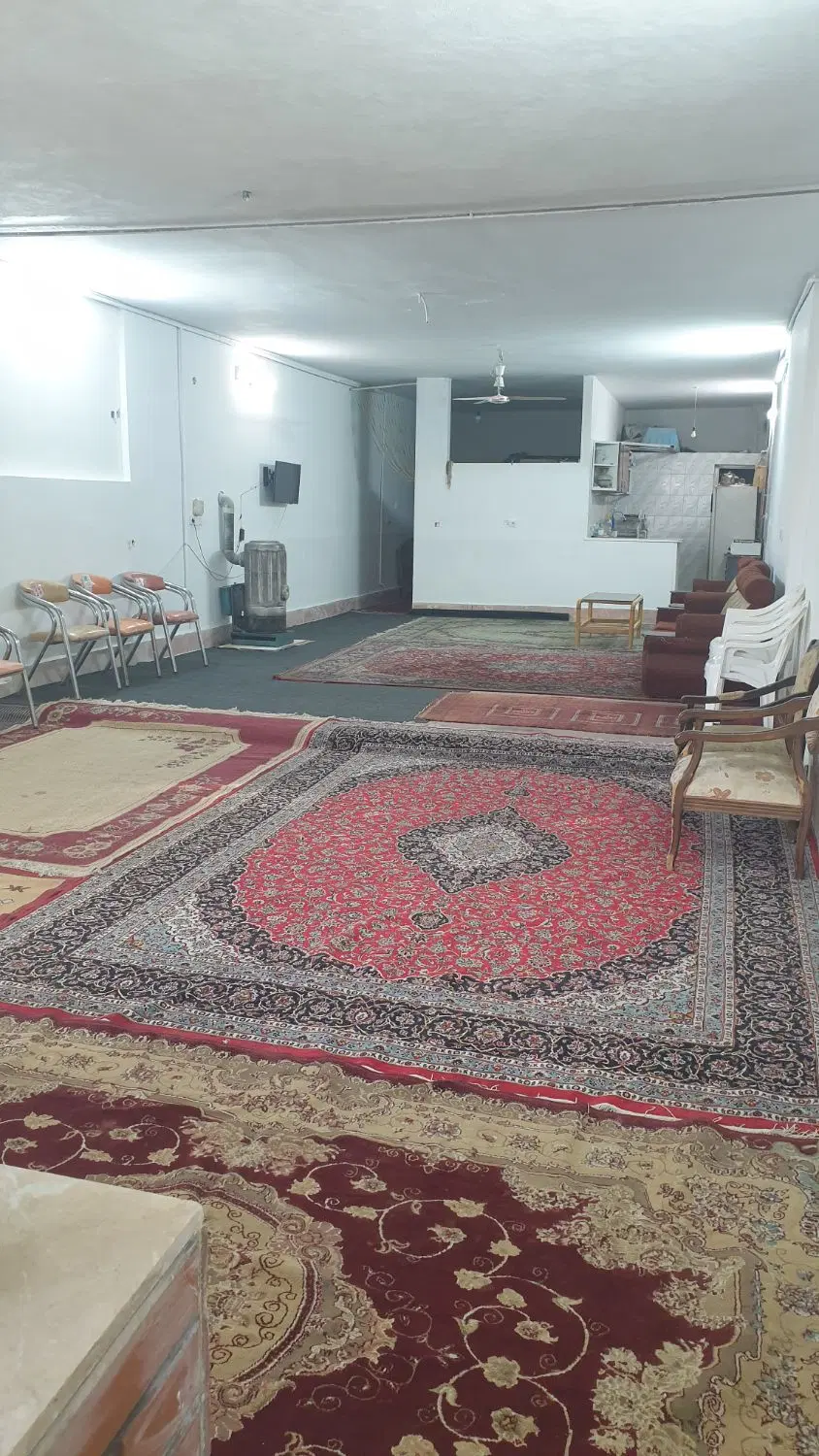 فروش نقدی یا معاوضه با آپارتمان _ باغ ۳۰۰ متری