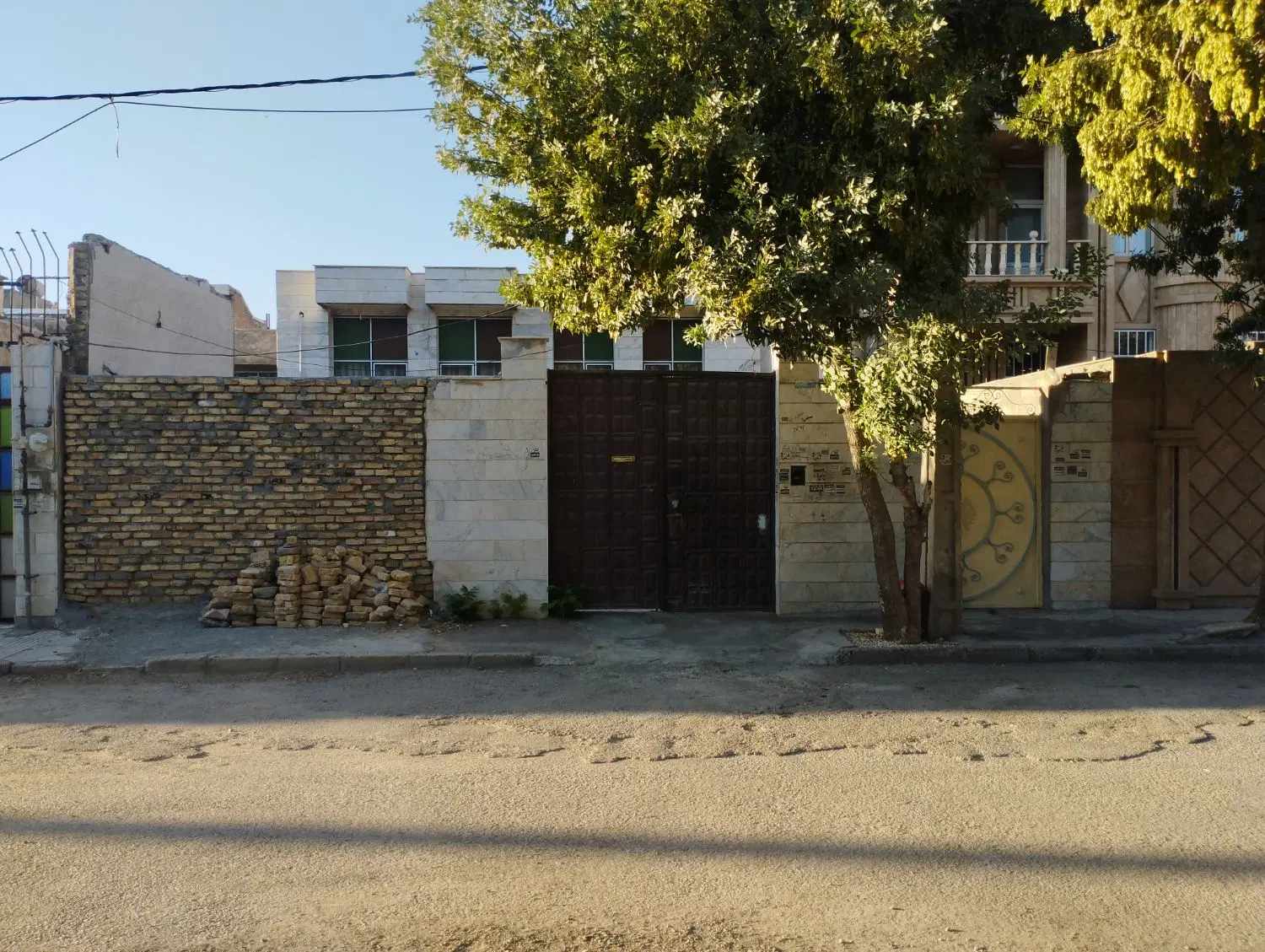 فروش ویلایی بزرگ در بهترین موقعیت مکانی شهرک معلم
