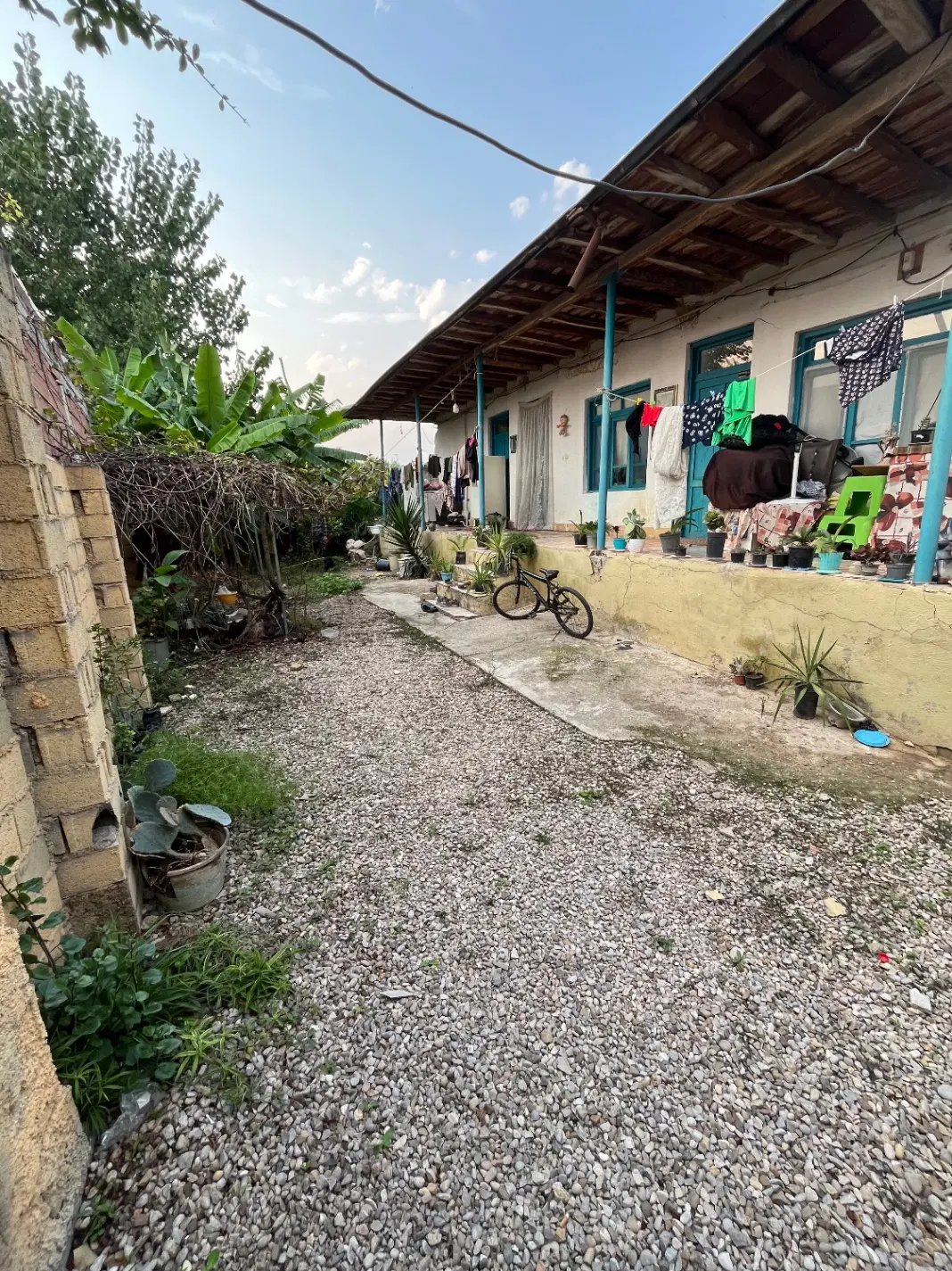 خونه کلنگی و باغی