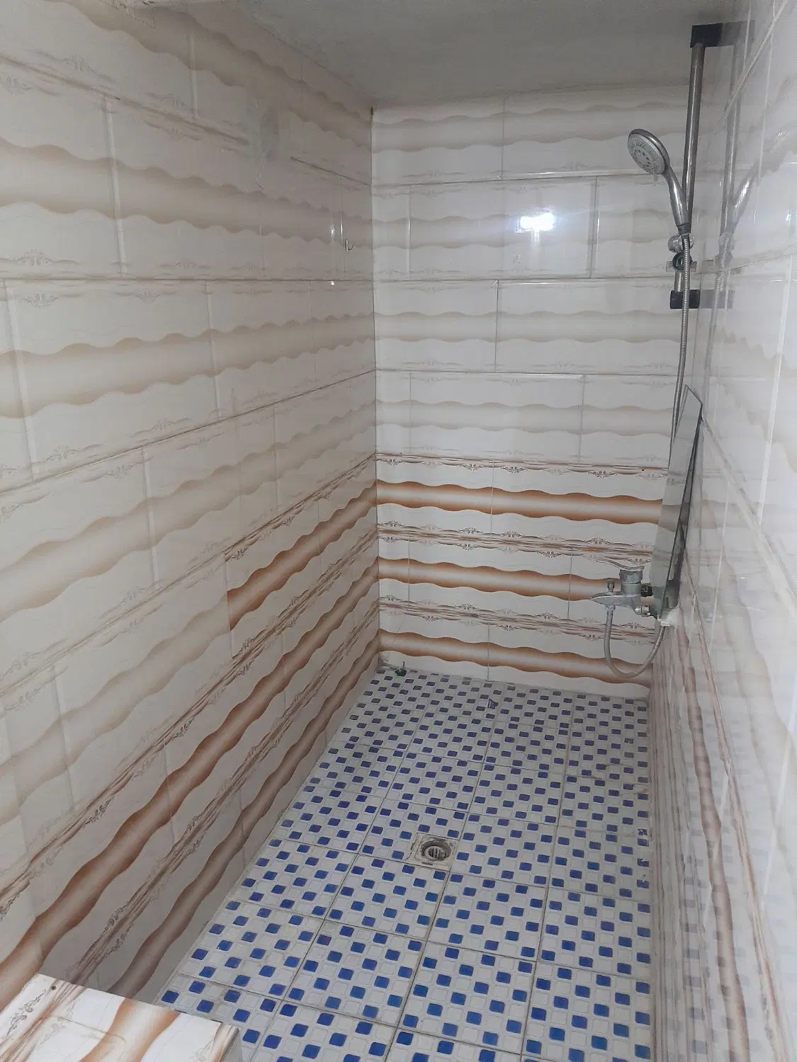 رهن واجاره مسکونی طبقه همکف ویلایی حیاط دار