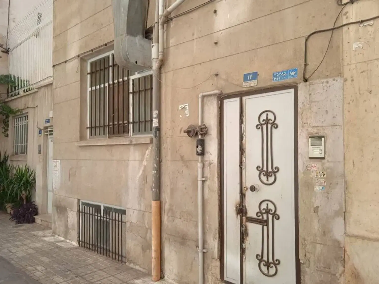 مسکونی ،انباری ، کارگاهی کامل در اختیار