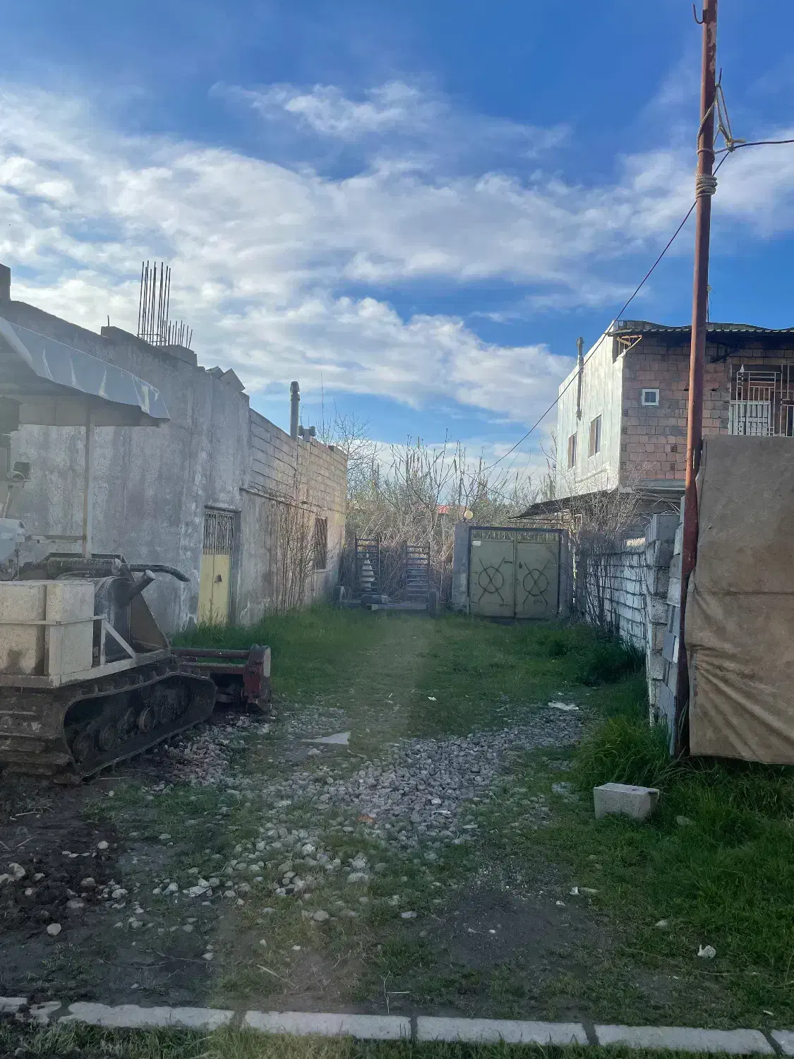 زمین ۲۴۸ متری در دابودشت
