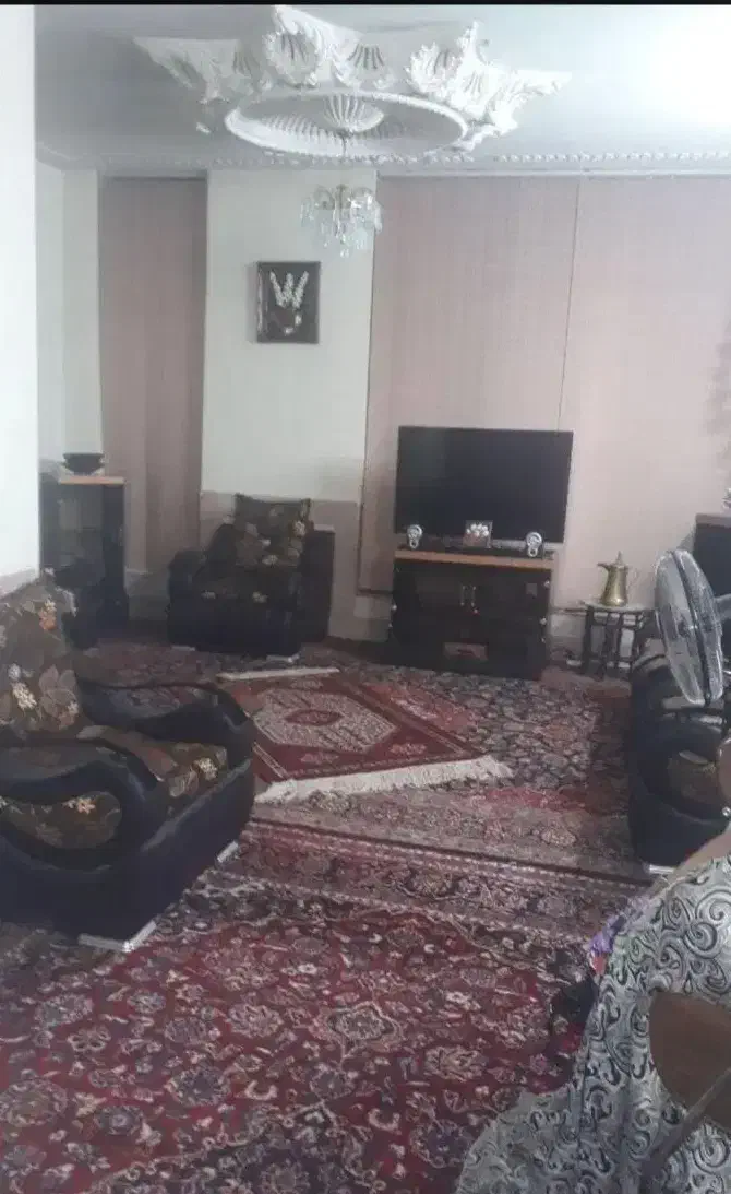 فروش منزل 300 متر و عرض 10 سه خوابه در دوم پایگاه