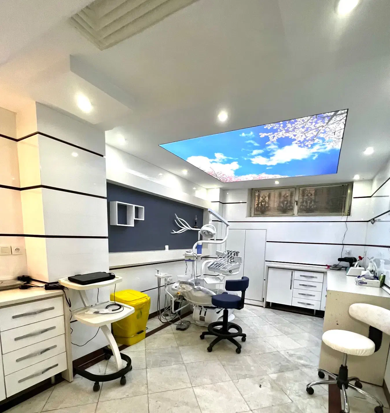 اجاره روزانه مطب دندانپزشکی  با تجهیزات و یونیت