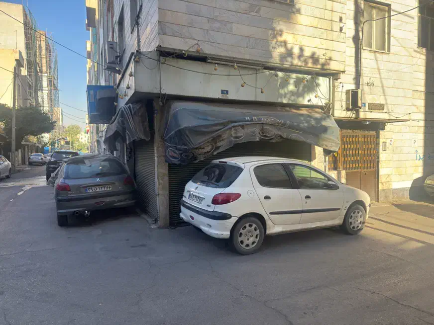 فروش مغازه ۲نبش ۲۲ متر کف و ۱۴ متر بالکن