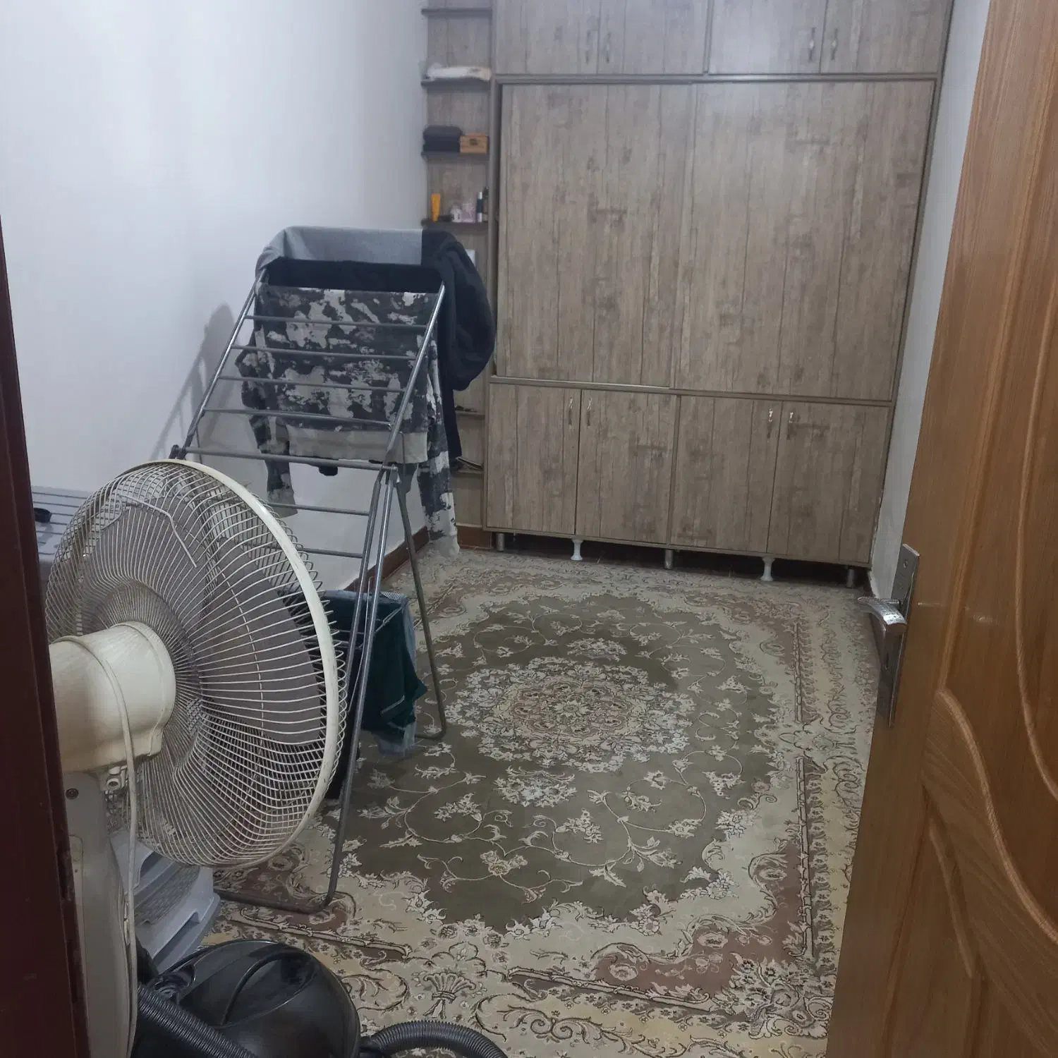 یک واحد آپارتمان ۷۰متری ۲ خوابه در مرکز هادیشهر