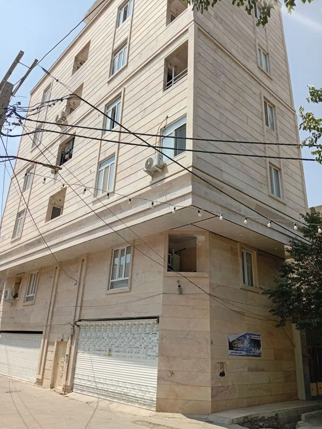 فروش واحد۶۴ متری با پارکینگ و انباری و اسانسور