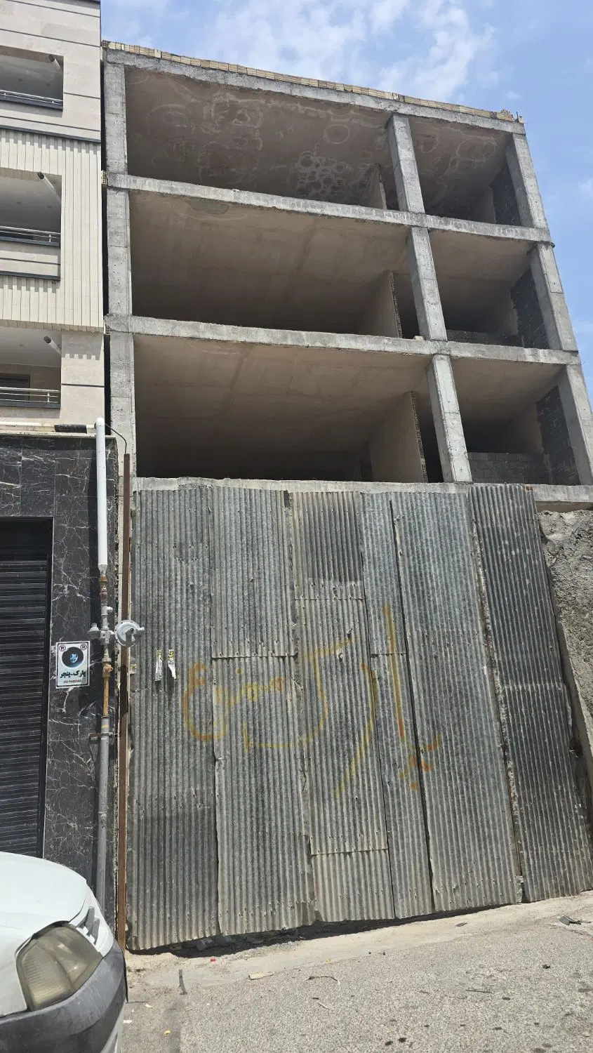 سفتکاری ۴ طبقه روی پیلوت