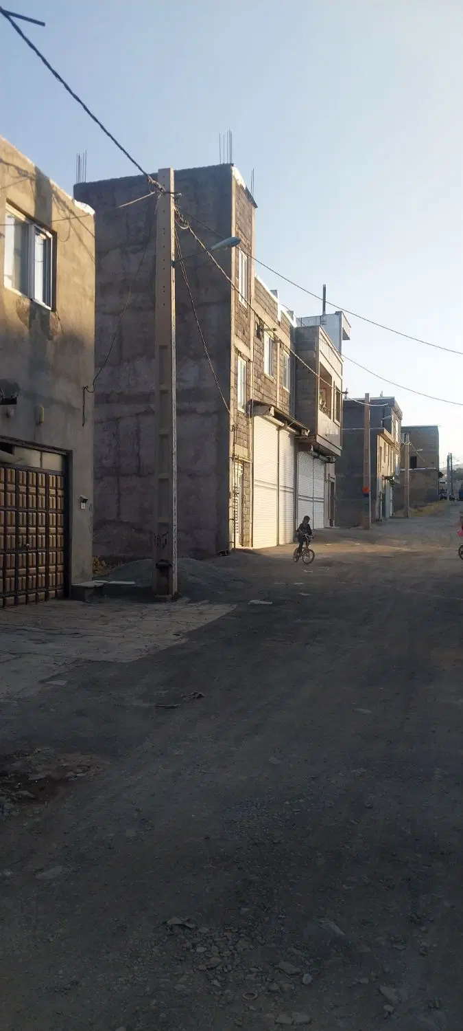 زمین مسکونی ۱۸۰ متری ۲کله