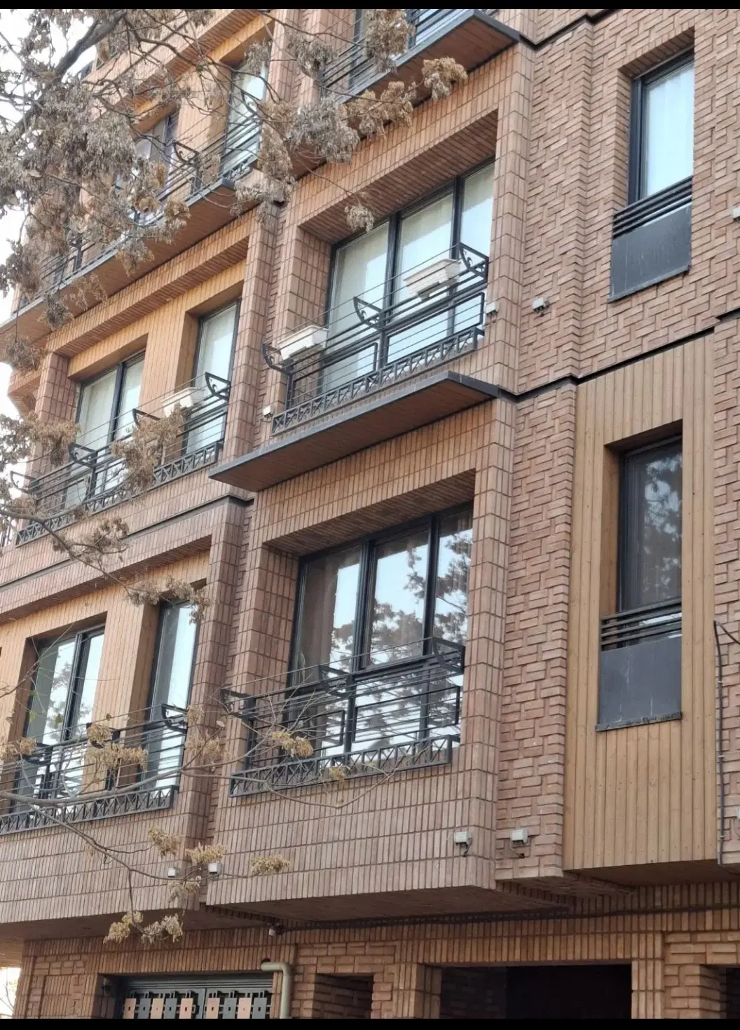 ۱۵۰ متر ، ۳ خواب ، ۲ پارکینگ ، سندی