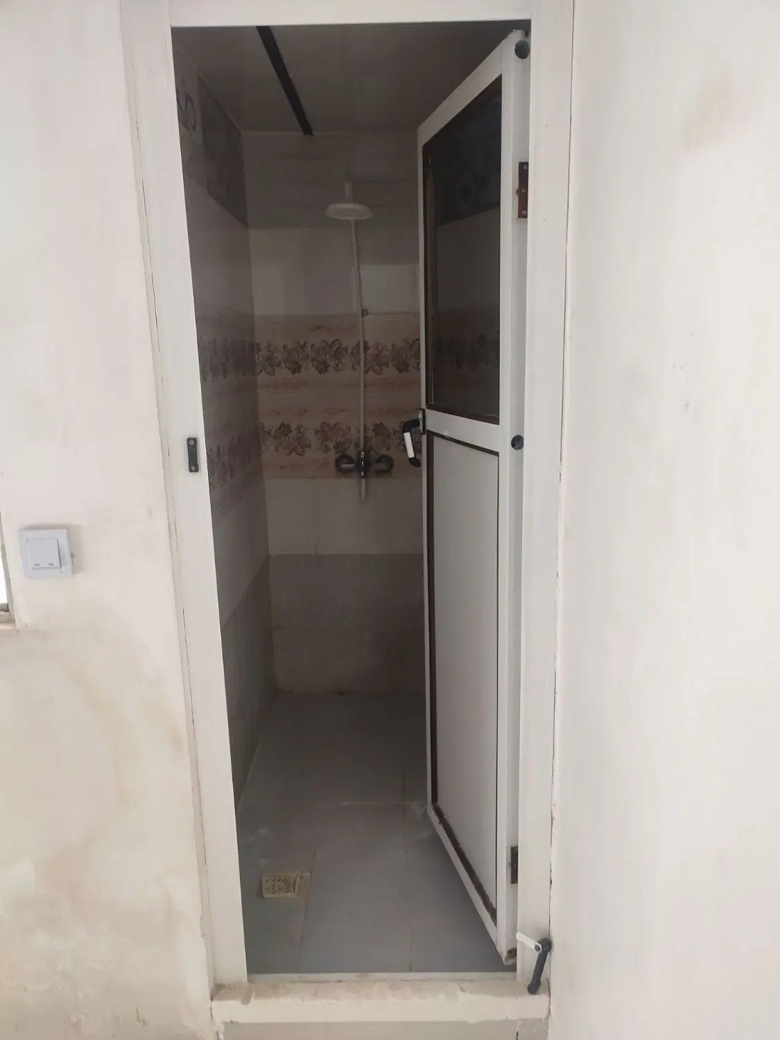 110 متری دو خوابه پارکینگ اختصاصی همکف