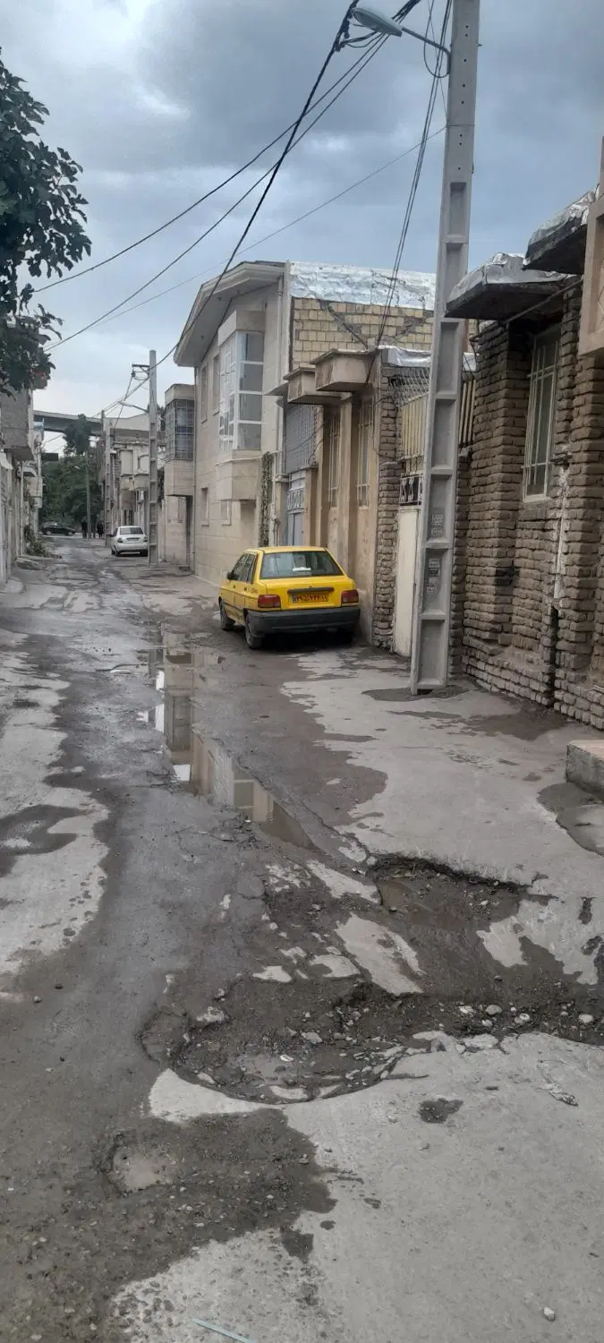 خانه ویلایی در لب اب مرکز شهر دسترسی به  امکانات