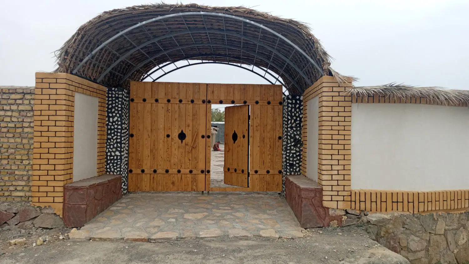 خانه سرای نزدیک ساحل فرح آباد