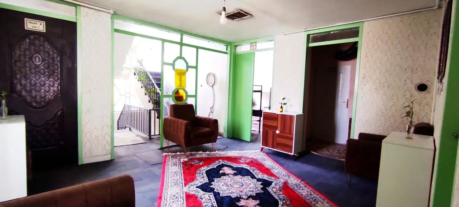 خوابگاه دخترانه شهر راز