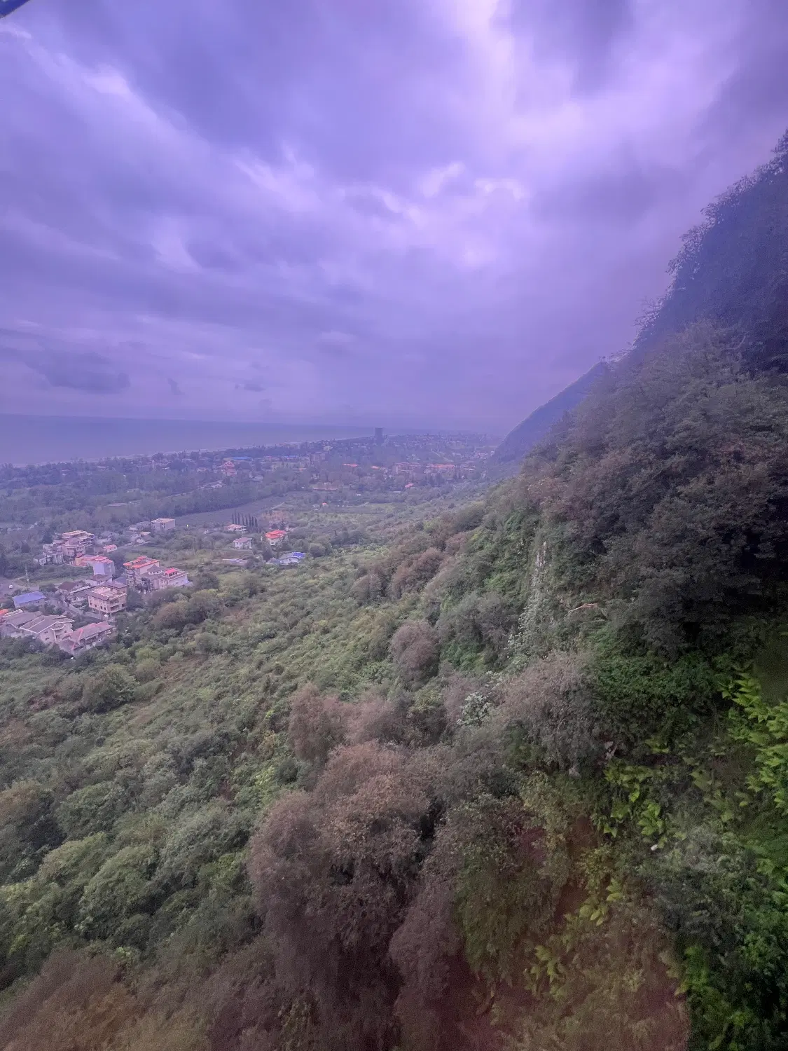 زمین جنب اتوبان ۲۲بهمن