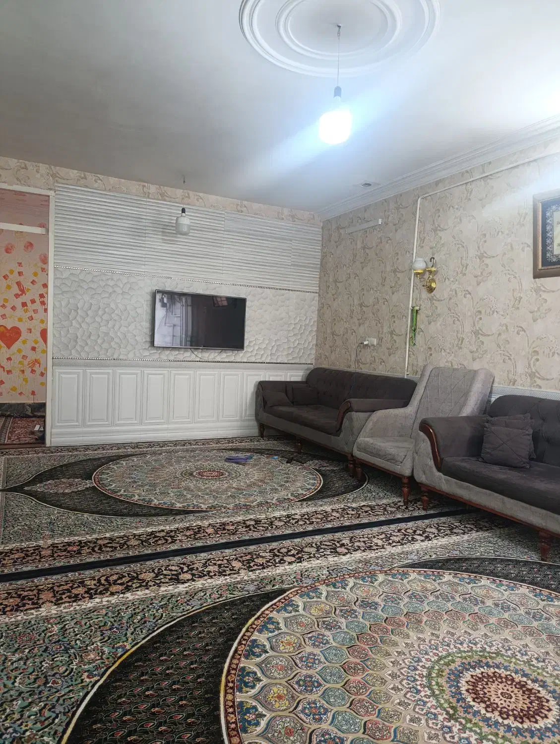 131متر _ فول امکانات_ دوطبقه ویلایی