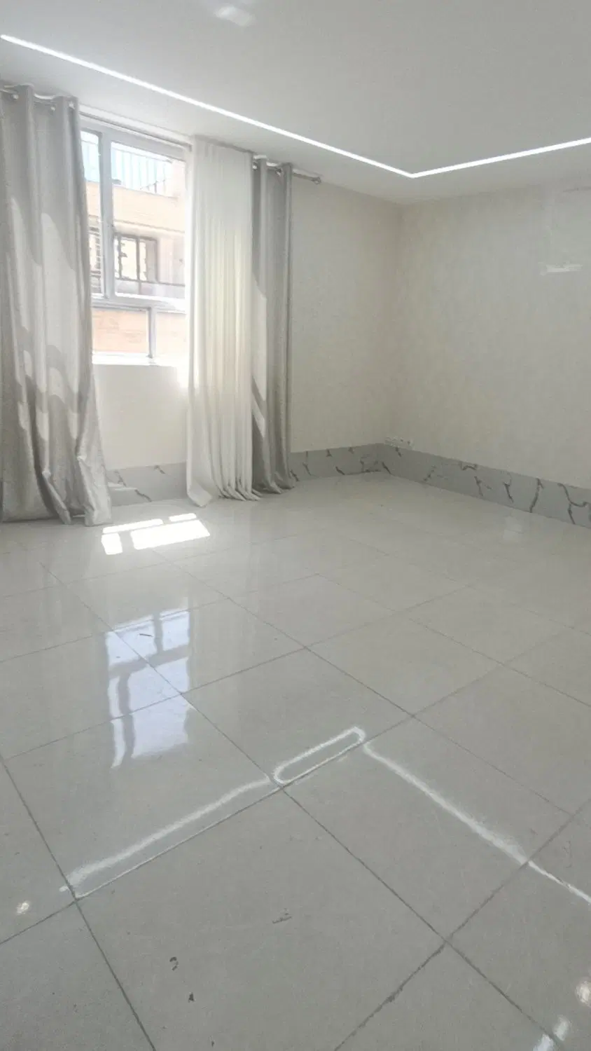 140متری دو خوابه بسیار لوکس خیابان شبان
