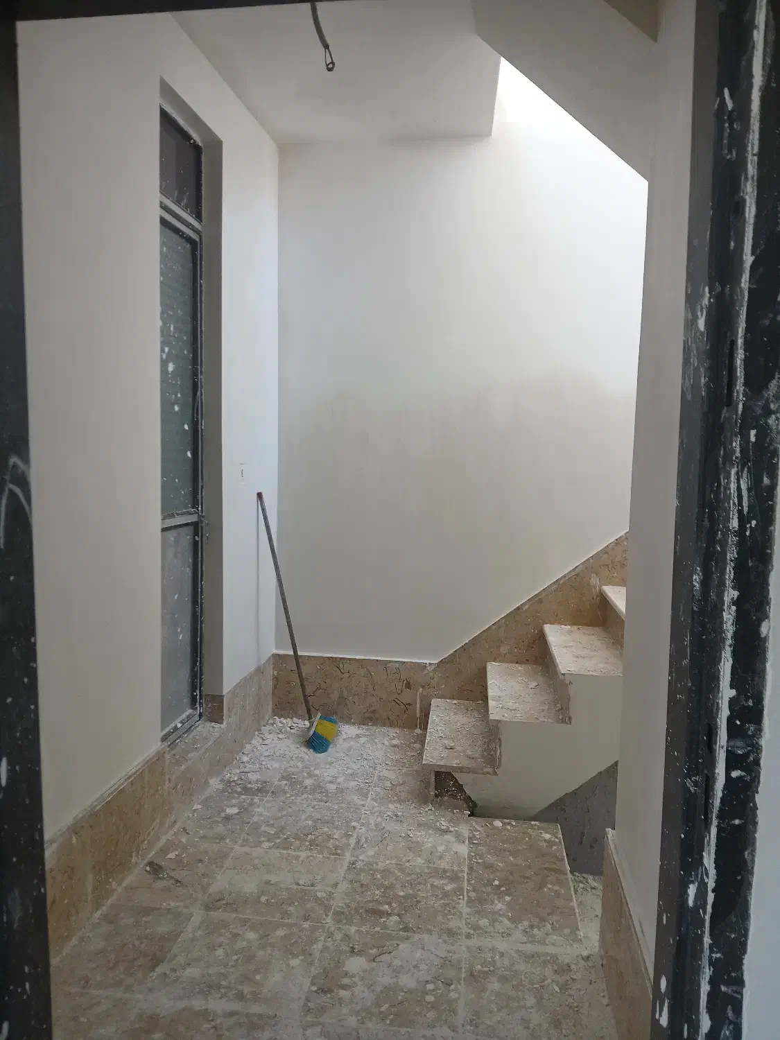 رهن واحد مسکونی ۹۵ متری طبقه دوم