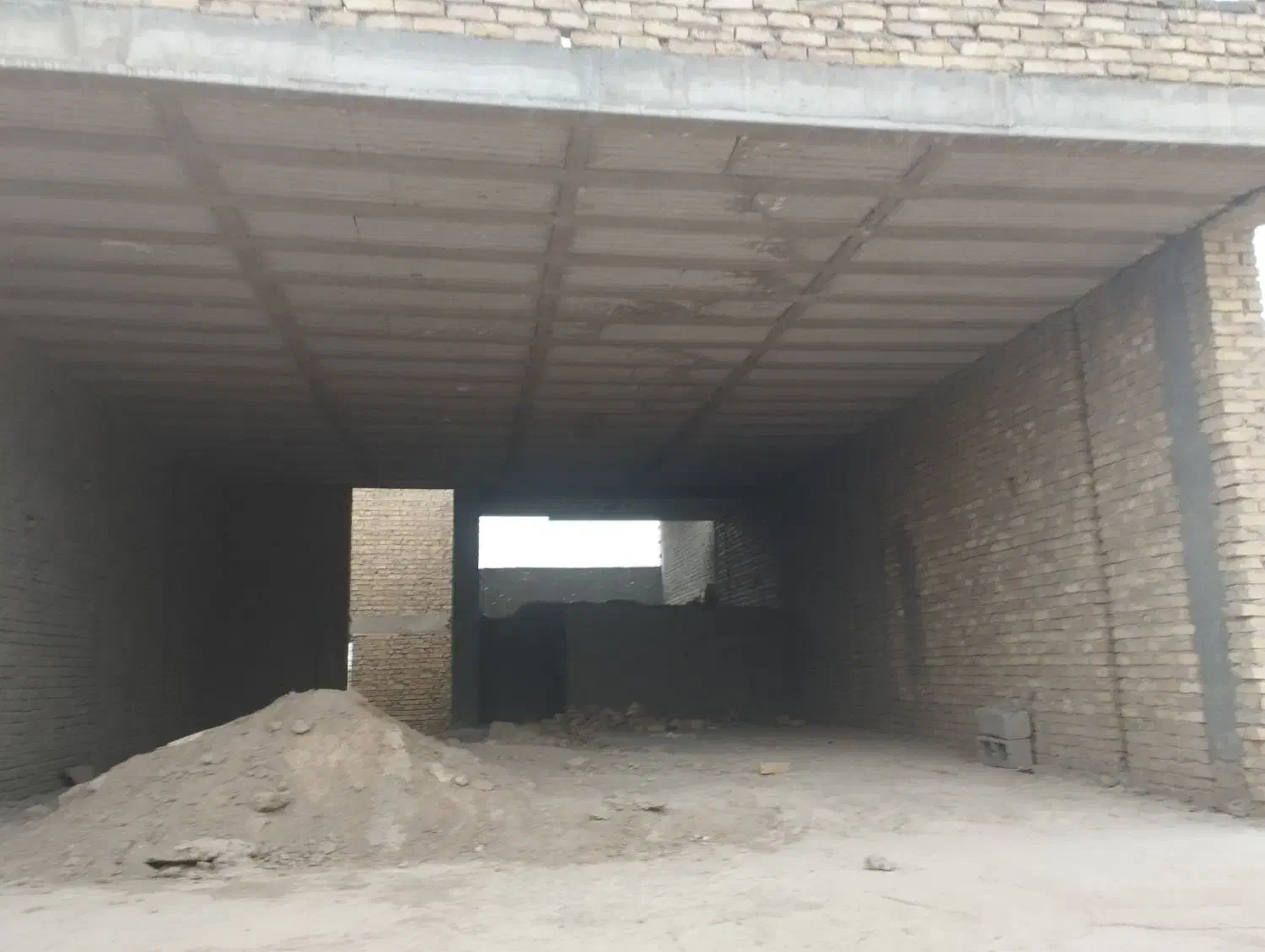 خانه نیمه ساز
