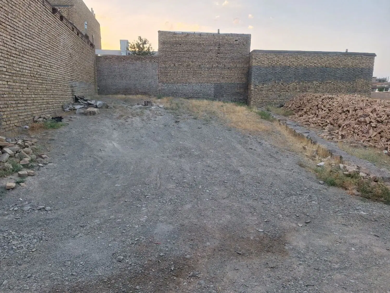 زمین مسکونی