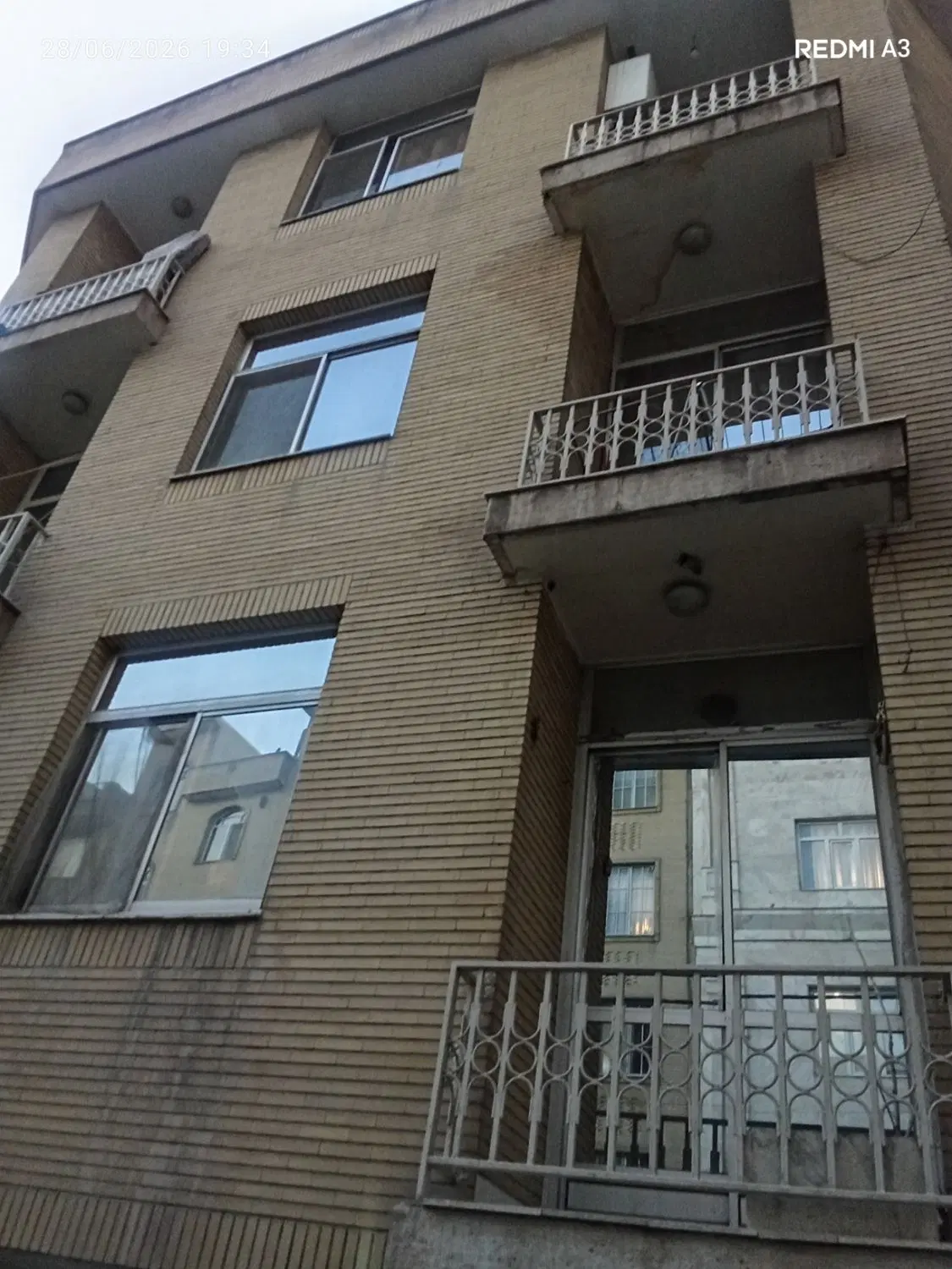 ۶۰ متر با انباری کوچه بهشتی