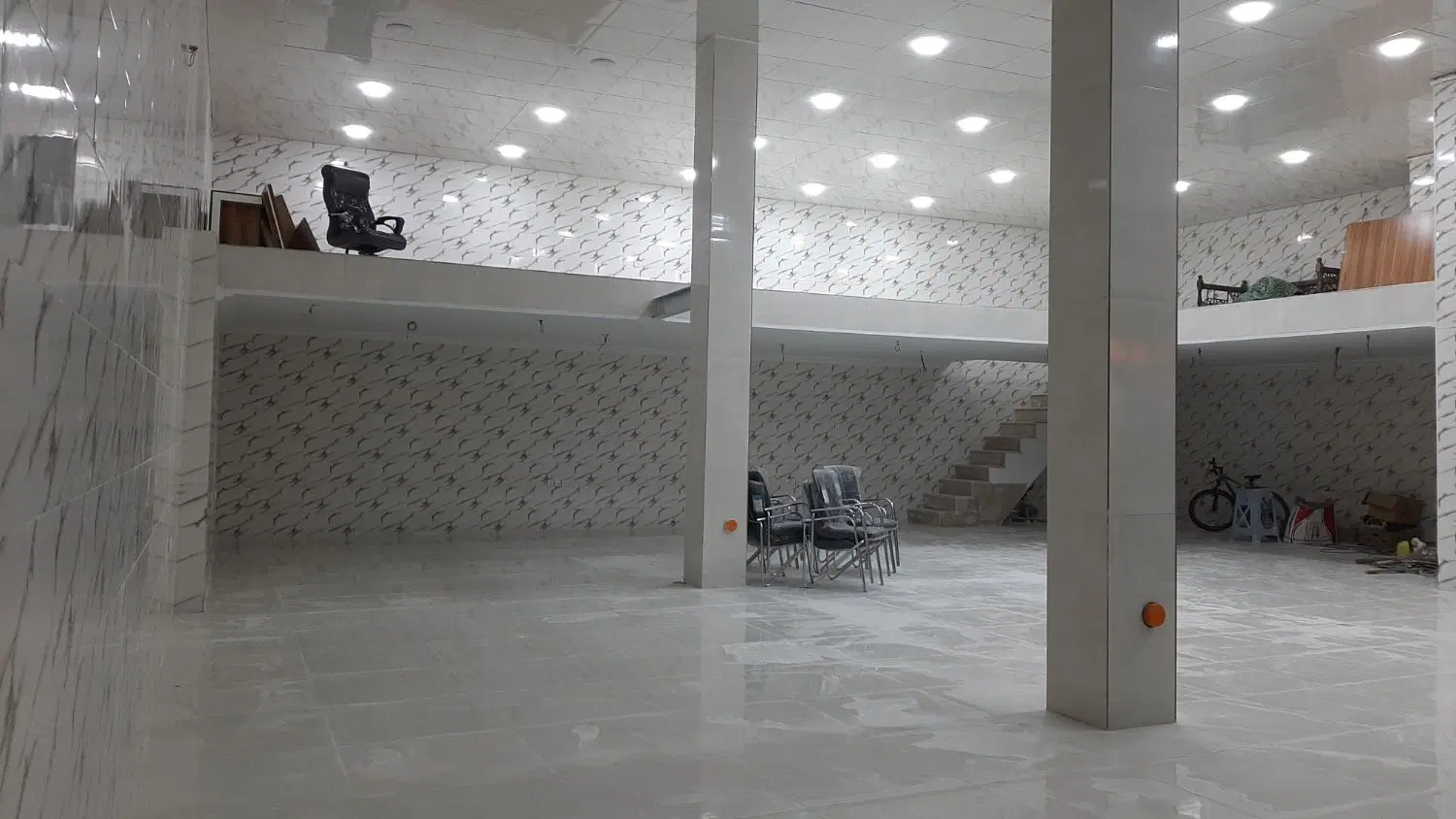 مغازه 60متر. 235متر.
