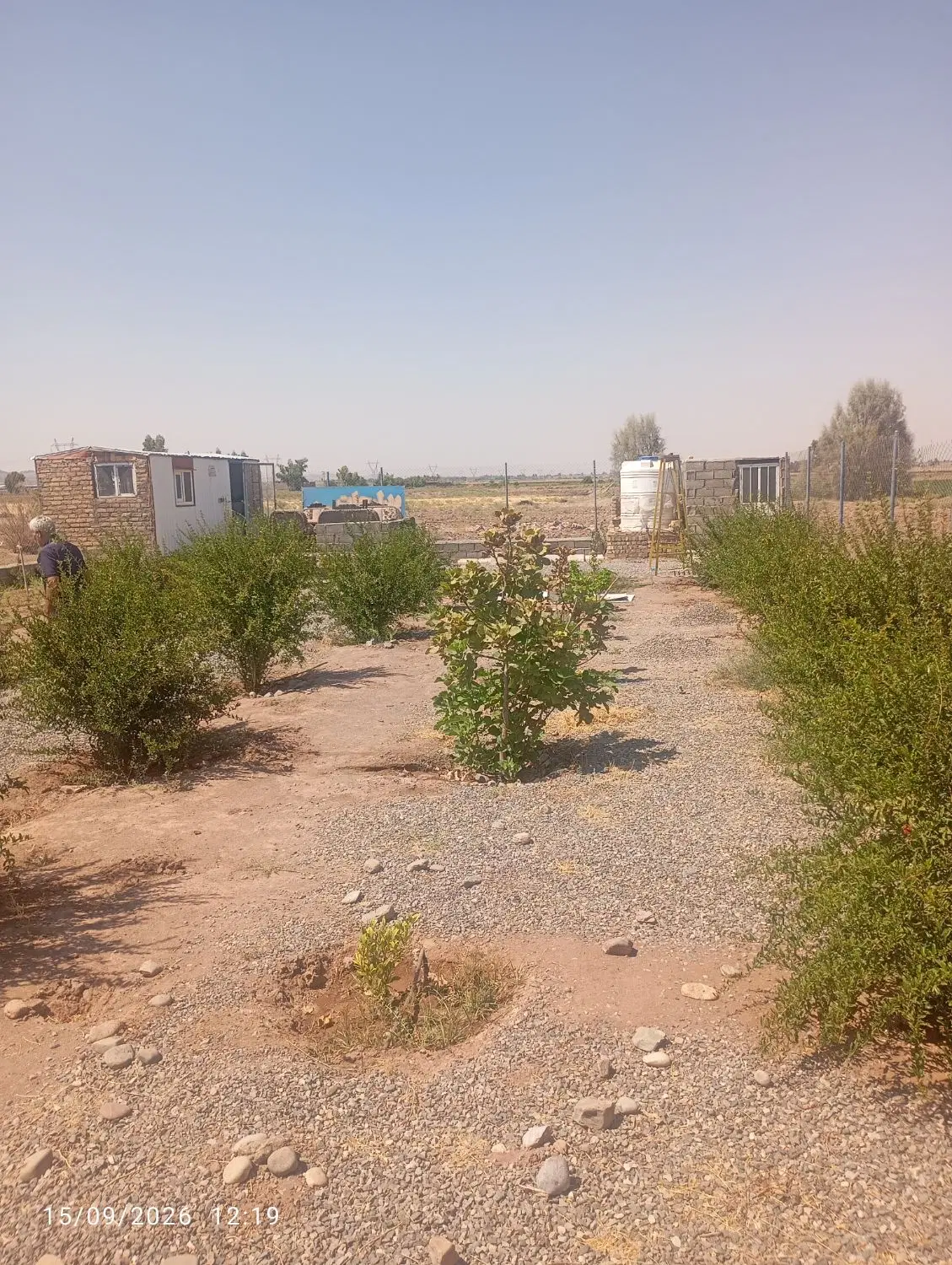 باغ حاضر و فول امکانات ۵۰۰ متری در باغ جنت کاشان