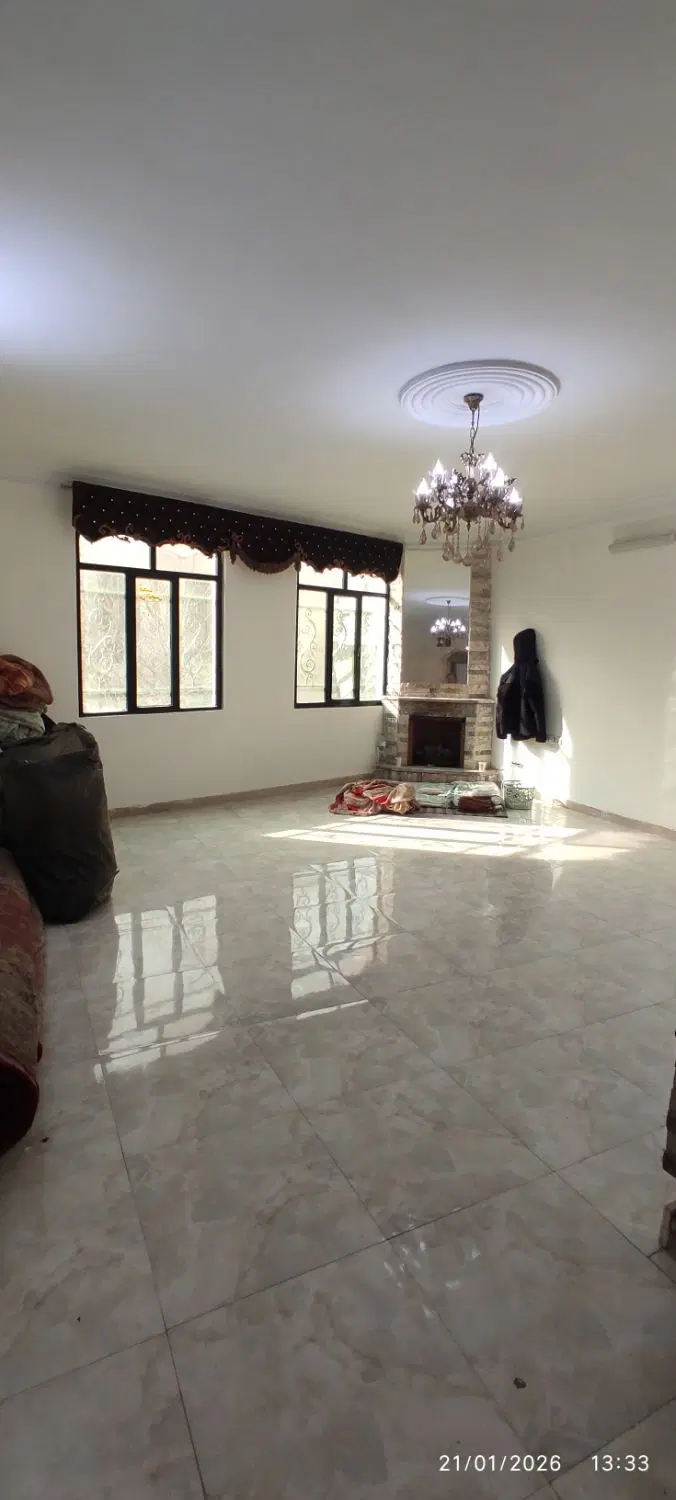 65 متری _ بدون مالک در ساختمان _ حاشیه به خیال