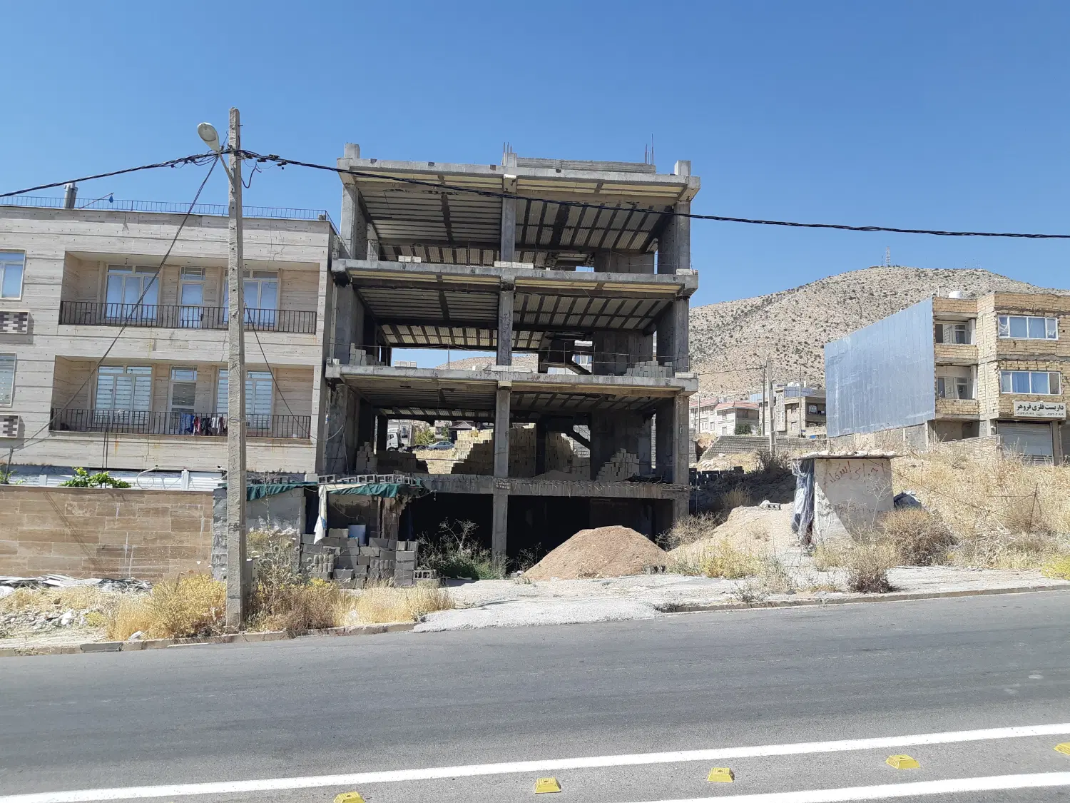 فروش اسکلت ۴ طبقه فاز ۲ صدرا زمینهای نیروی انتظامی