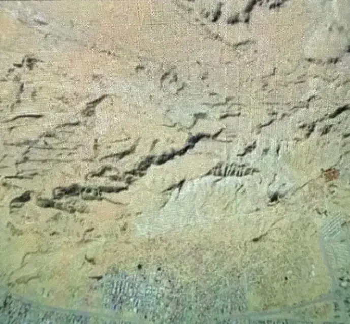 زمین کلنگی چهاردیواری