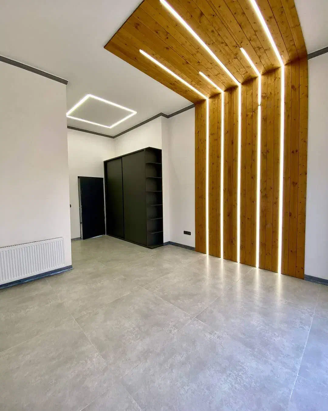 عمارت مدرن ۴۰۰ متری سنددار چهار خوابه استخردار