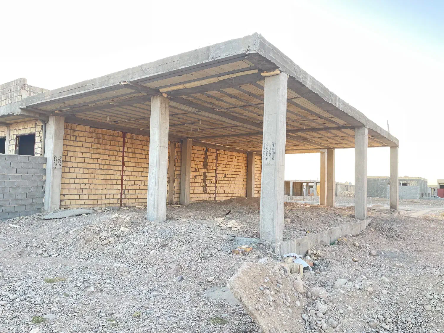 زمین نیمه ساز ۳۵۰هکتاری