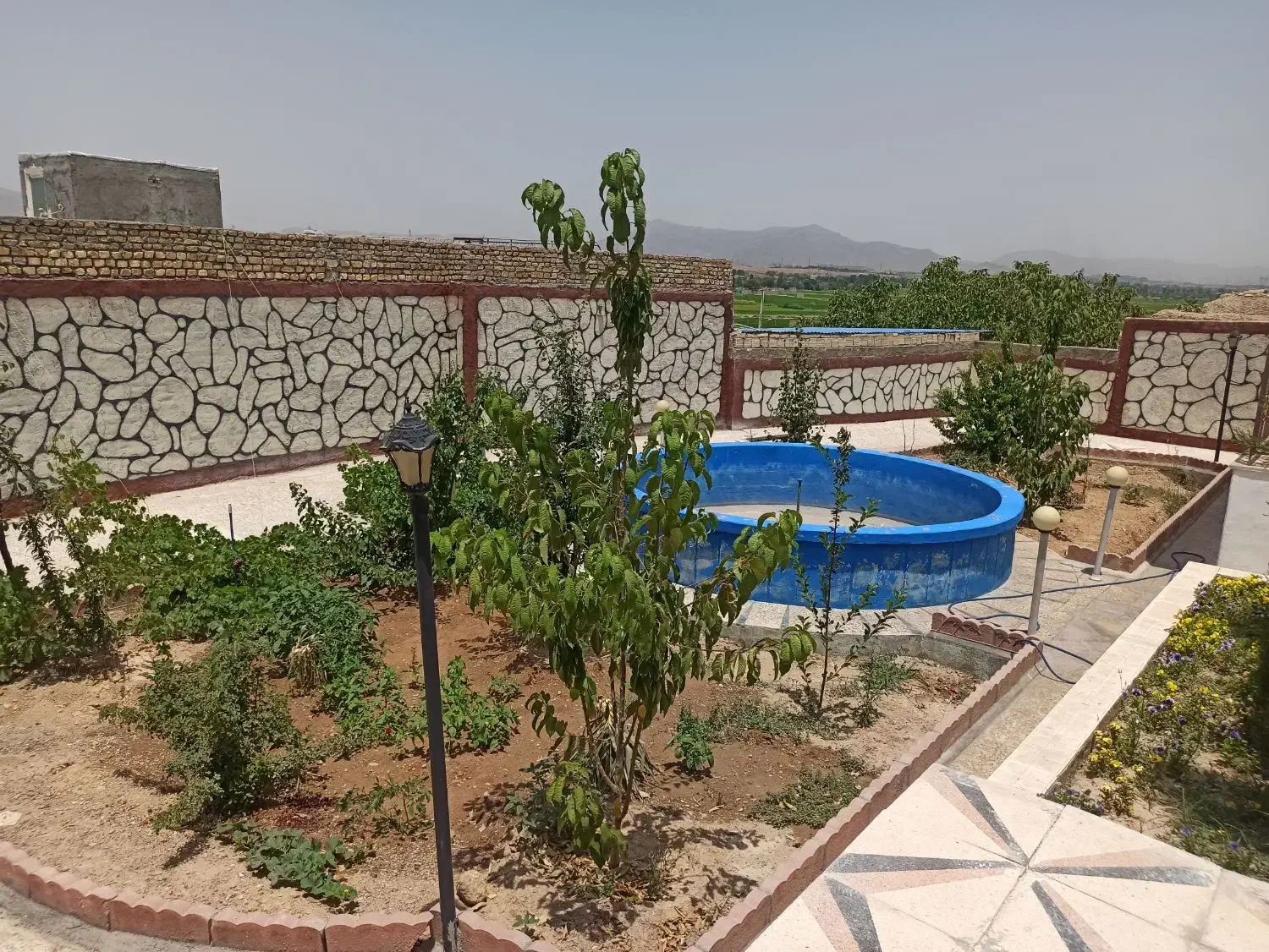 خانه باغ روستایی
