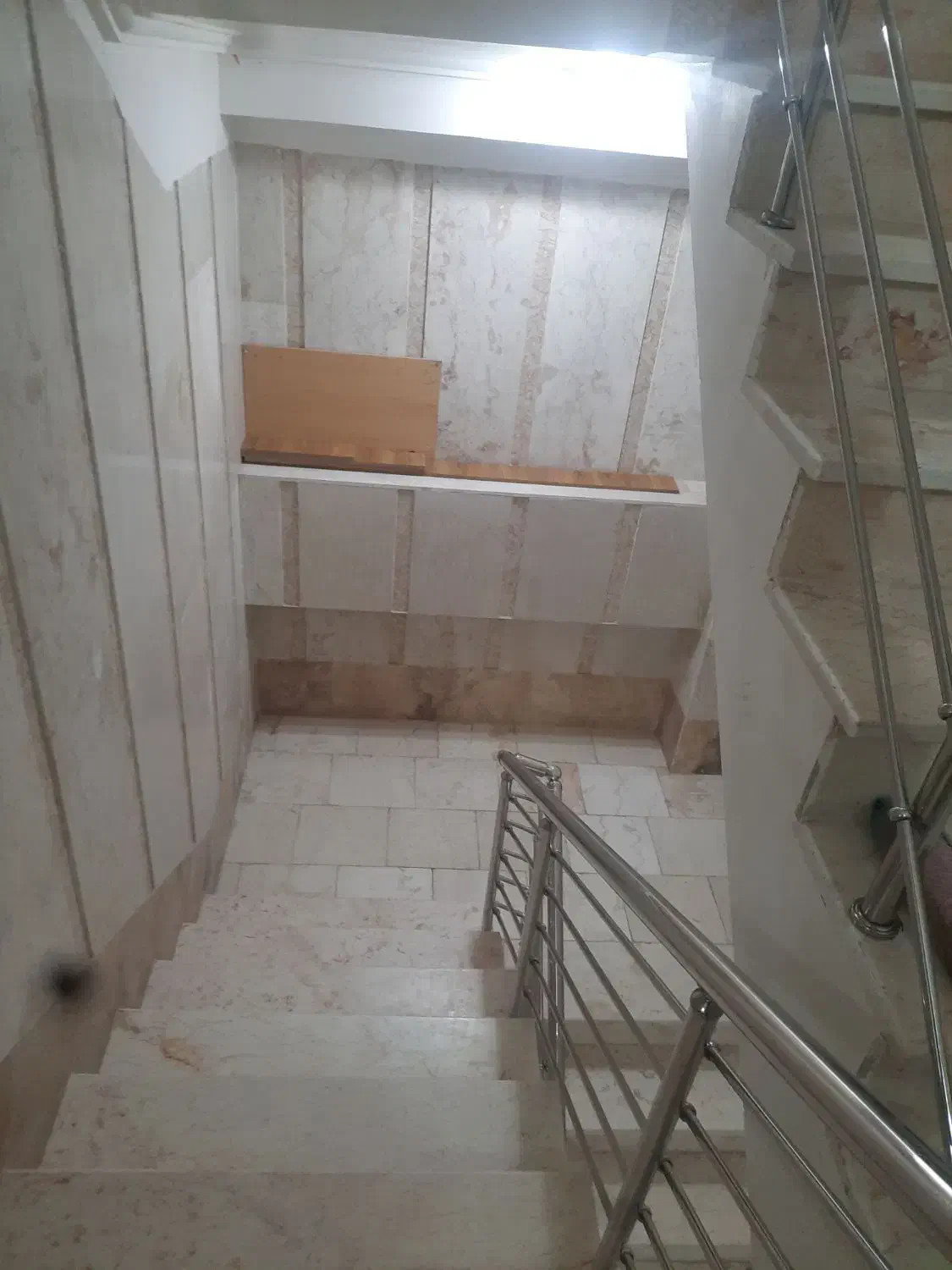 ۹۳ متری فول امکانات