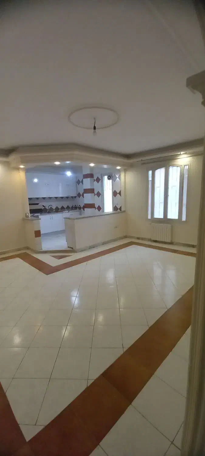 ۶۵ متری با پارکینگ اختصاصی طبقه اول