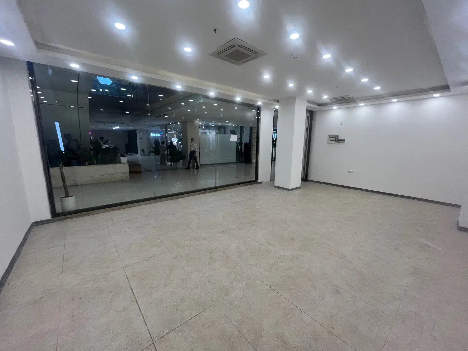 اجاره مغاز در متروپل
