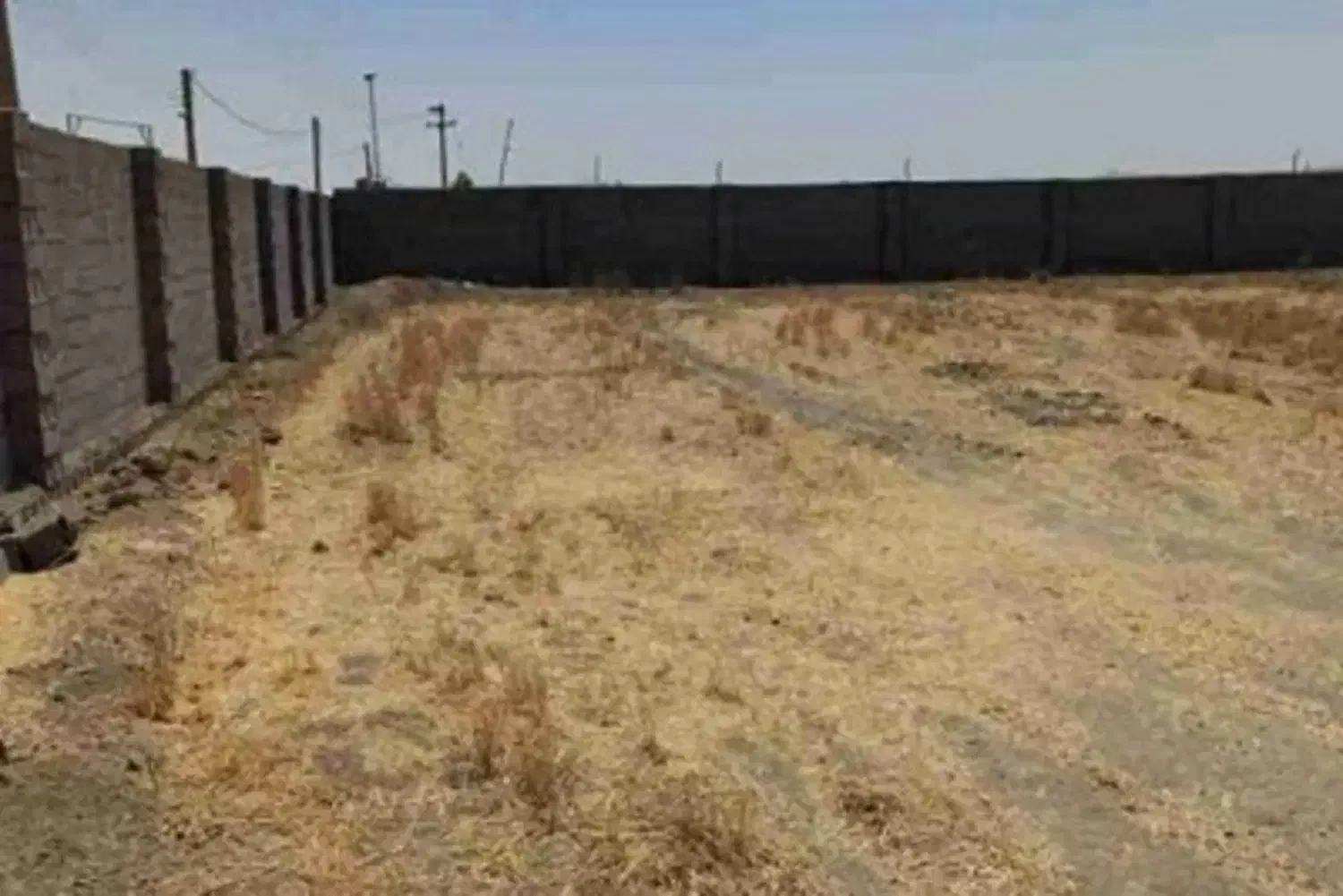 زمین چهاردیواری