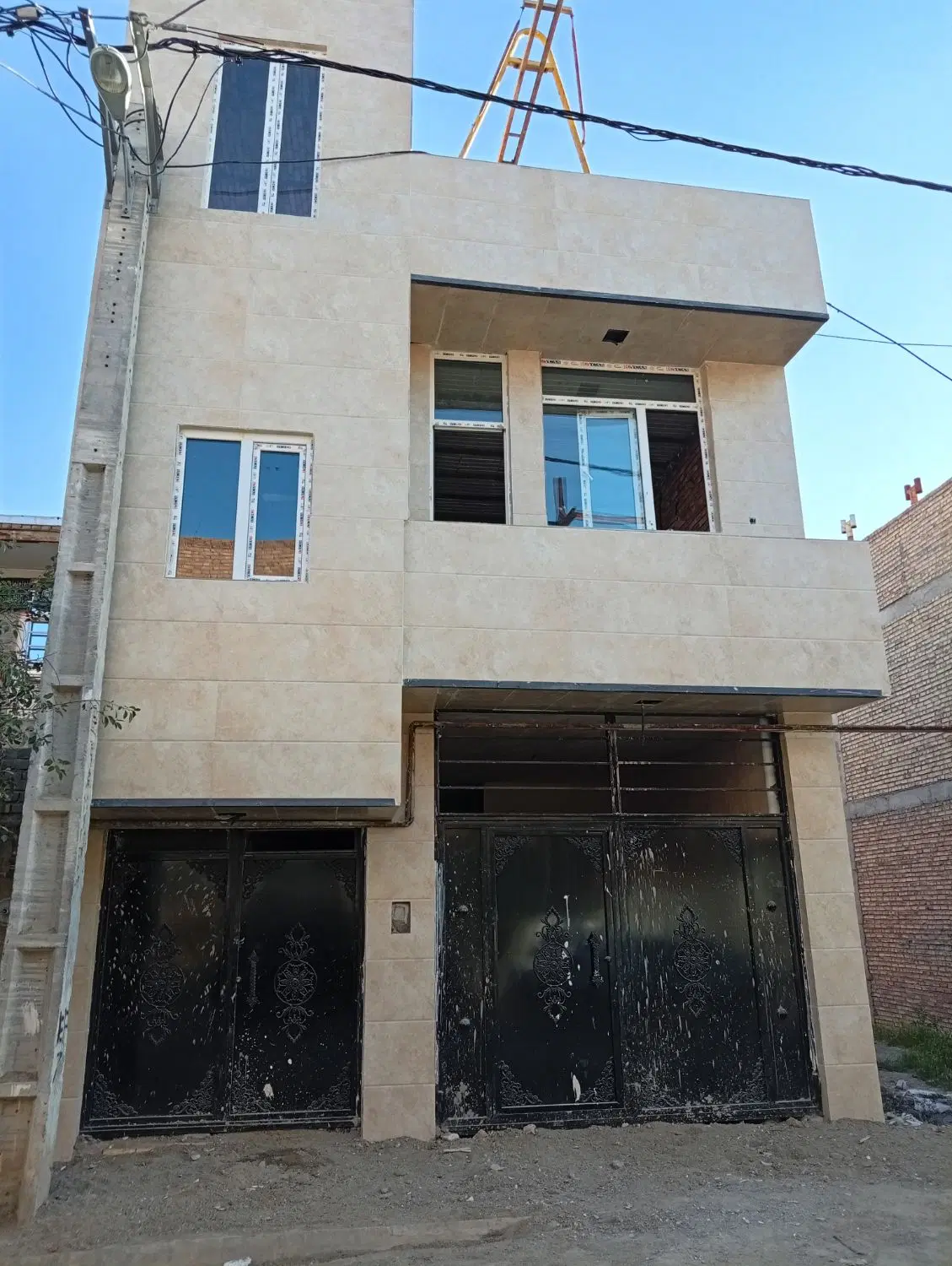 منزل پژوهش پشت دانشگاه