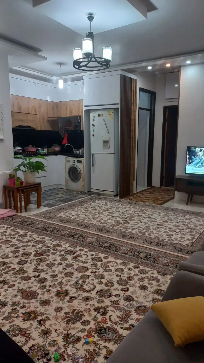 آپارتمان نوساز تمیز دوخوابه با آسانسور ایثار