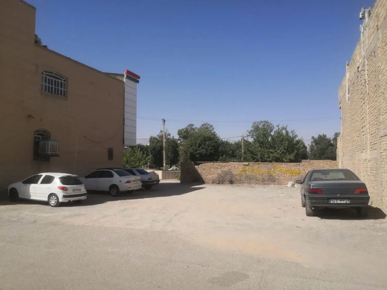 فروش زمین دایره ی میدان همافر