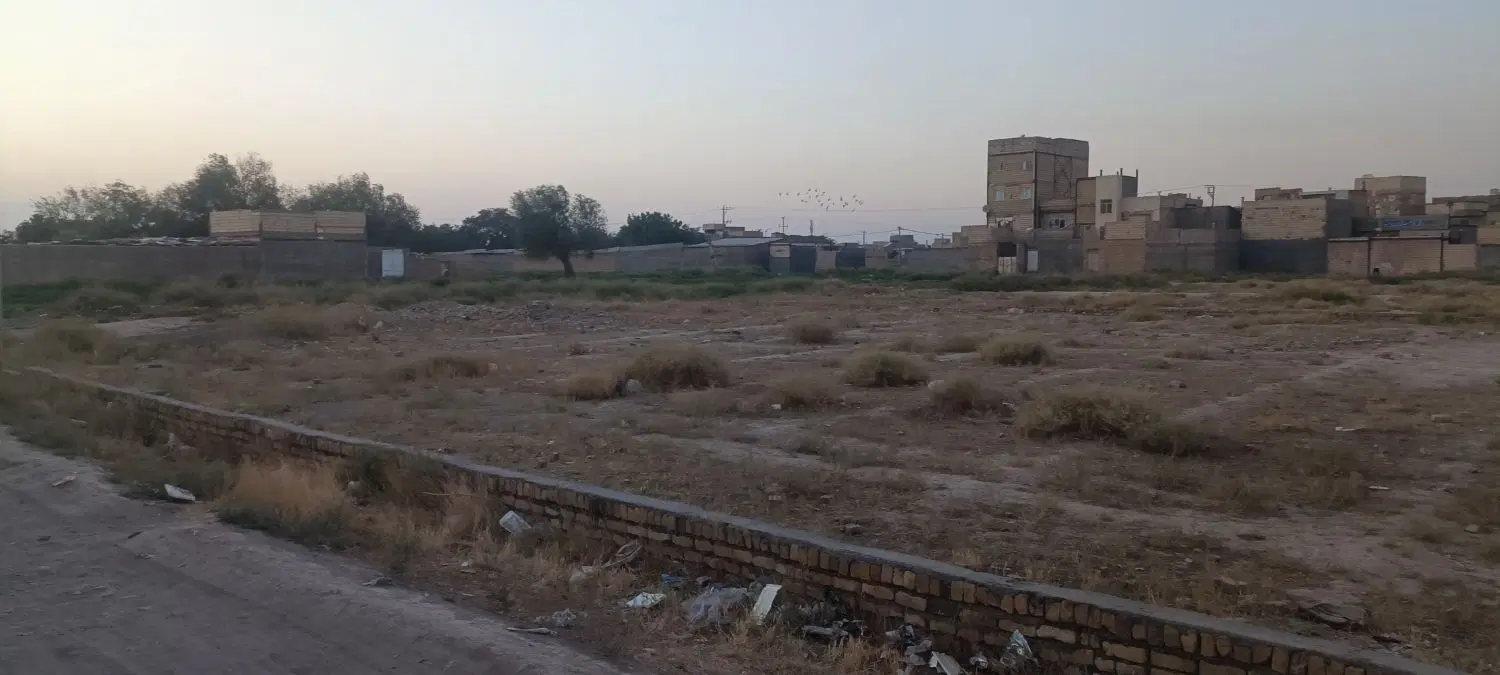 زمین فروشی نزدیک حاشیه خیابان