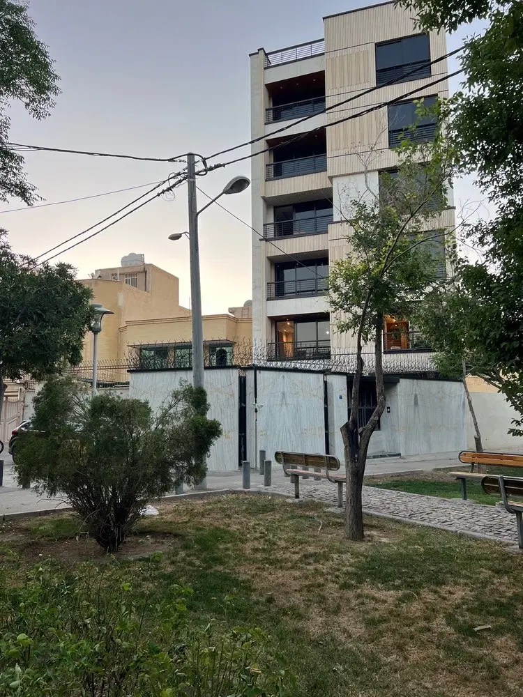فروش آپارتمان ۱۳۵متری ابونعیم جنوبی