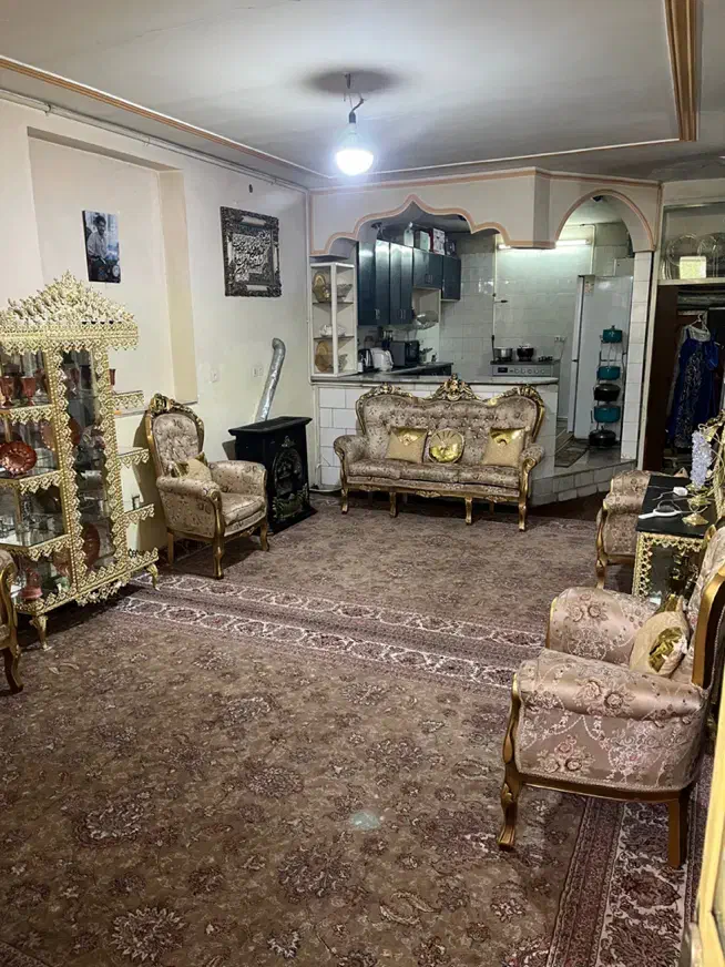 واحد ۹۰ متری بلوار آزادگان